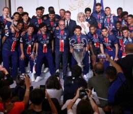 PSG kupayı Macron’a götürdü