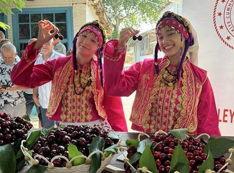 Renkli görüntüler! Tekirdağ’da 59’uncu Uluslararası Kiraz Festivali başladı