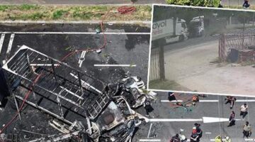 Sakarya’da korkunç kaza! Üç TIR birbirine girdi