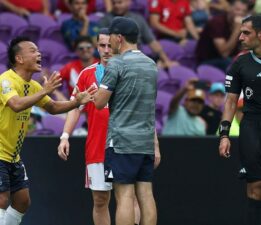 Sakatlanan futbolcu çıkmamak için direndi, Kerem Aktürkoğlu şaştı kaldı
