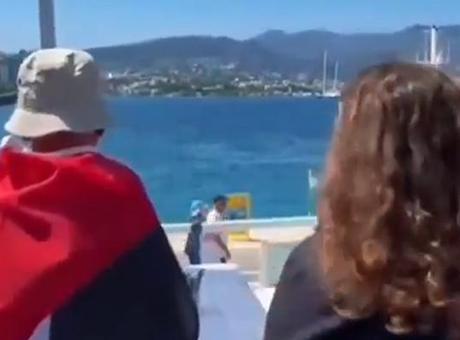 Savaştan kaçarken protestoyla karşılandılar: Güney Kıbrıs’ta İsraillilere ‘Özgür Filistin’ tepkisi!