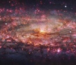 Şimdiye kadarki en renkli galaksinin fotoğrafı çekildi