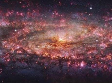 Şimdiye kadarki en renkli galaksinin fotoğrafı çekildi