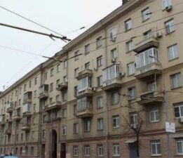 Sokak kedisini beslemeye çalışırken pencereden düşerek hayatını kaybetti