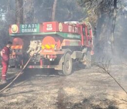 Son dakika: Antalya’da iki farklı ilçede orman yangını