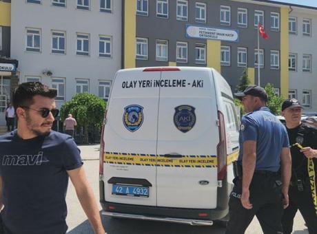 SON DAKİKA HABERİ: Konya’da okulda silahlı saldırıya uğrayan öğretmen öldü