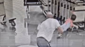 SON DAKİKA HABERLER: HAVAALANINDA DEHŞET! 2 YAŞINDA ÇOCUĞU YERE FIRLATIP KOMAYA SOKTU
