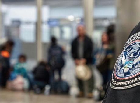 SON DAKİKA HABERLERİ: ABD’YE 12 ÜLKEDEN GİRİŞ ARTIK RESMEN YASAK, İŞTE O ÜLKELER