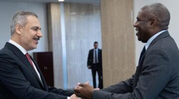 SON DAKİKA HABERLERİ: DIŞİŞLERİ BAKANI FİDAN, İNGİLTERE DIŞİŞLERİ BAKANI LAMMY İLE GÖRÜŞTÜ