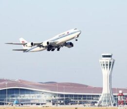 SON DAKİKA: HAVADA PANİK! YOLCU UÇAĞI ARIZALANDI, ZORUNLU İNİŞ YAPTI