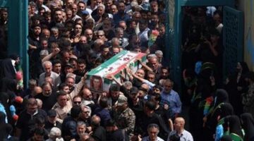 SON DAKİKA! İRAN’IN BİRÇOK KENTİNDE İSRAİL SALDIRILARINDA ÖLENLER İÇİN CENAZE TÖRENİ DÜZENLENDİ!