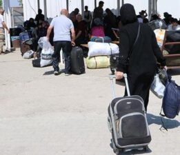 Suriyelilerin ülkelerine dönüşü okulların tatile girmesiyle hız kazandı