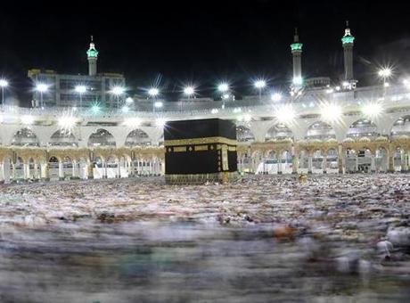 Suudi Arabistan’da 75 bini aşkın kişi hacdan geri gönderildi