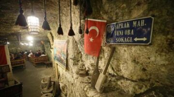 Tam 500 yıllık! İçeriye giren çıkmak istemiyor