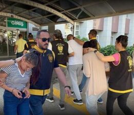 Tartışma kanlı bitti! Ablasını öldürdü, arkadaşını bıçakladı