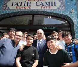 TBMM Başkanı Kurtulmuş, Belçika Diyanet Vakfını ziyaret etti