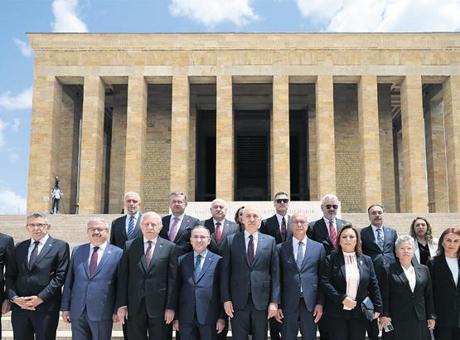 ‘Terörden arınmış Türkiye’yi inşa etmenin çabası içindeyiz’