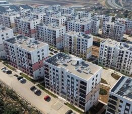 TOKİ, geçen ay 5 bin 899 konutu hak sahiplerine teslim etti