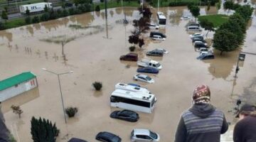 Trabzon felaketi yaşadı! Sel ve heyelan hayatı felç etti