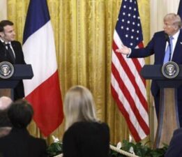 Trump’tan Macron’a yalanlama: Ateşkes için değil daha büyük bir şey için ayrıldım!