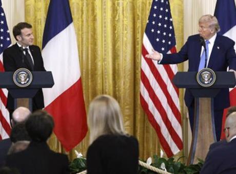 Trump’tan Macron’a yalanlama: Ateşkes için değil daha büyük bir şey için ayrıldım!