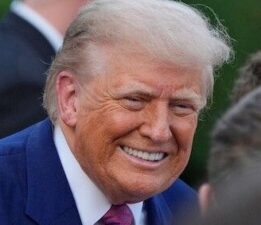 Trump’tan tatil tepkisi: “Her güne bir tatil düşüyor, bu değişmeli!”