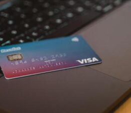 Yaşlıların ‘finansal istismarına karşı’ kurumsal çözümler devreye alınıyor