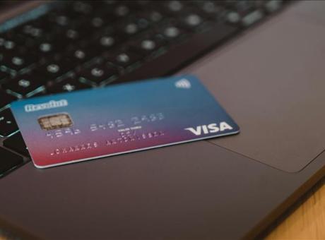 Yaşlıların ‘finansal istismarına karşı’ kurumsal çözümler devreye alınıyor