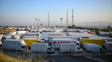 YKS kitapçıkları TIR’larla sevk ediliyor