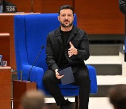 Zelenskiy: Rusya’yı müzakere masasına oturmaya zorlayacak araçlara odaklanmalıyız