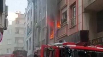 Zeytinburnu’nda 3 katlı binada yangın! Balkondan atlayan çocuk yaralandı