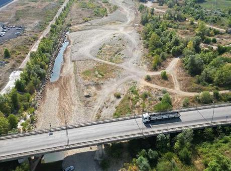 3 aydır yağmur yok, su seviyesi yüzde 15’e düştü! ‘Asfalt yatağına gelmiş bir ırmak yatağımız var’
