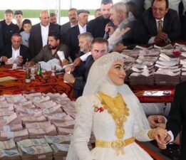 8 bin kişi katıldı! Geline kilolarca altın damada milyonlarca lira takıldı