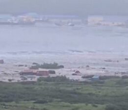 8,8’lik deprem sonrası tsunami dalgaları böyle geldi
