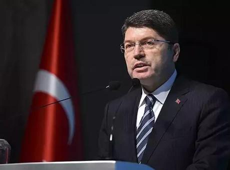 Adalet Bakanı Yılmaz Tunç’tan canlı yayında önemli açıklamalar! ‘Türk milleti demokrasi dersi verdi’