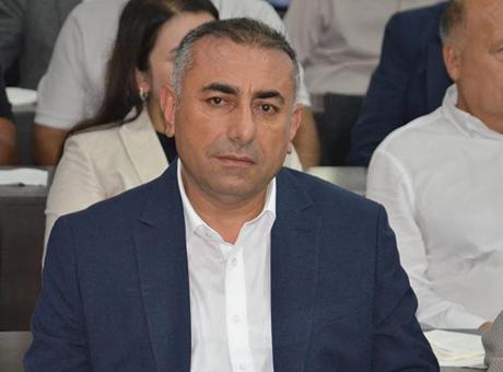 Adana’da Zeydan Karalar’ın yerine başkan vekili Güngör Geçer seçildi