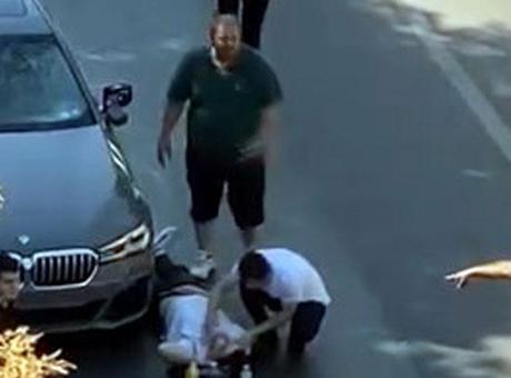 Amerika’dan getirdiği otomobil ile trafiğe çıktıktan 10 dakika sonra yayaya çarptı