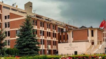 Anadolu Üniversitesi duyurdu: 2 Açıköğretim Fakültesi kapatıldı