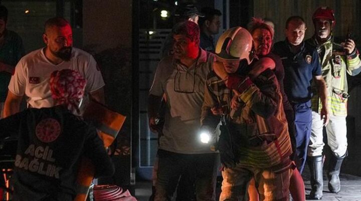 Ankara’da korku dolu anlar! 26 katlı binada yangın çıktı: Tahliyeler sürüyor