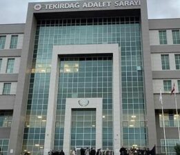 Anne ve babasını öldürüp 3 kişiyi yaralayan sanık hakim karşısında
