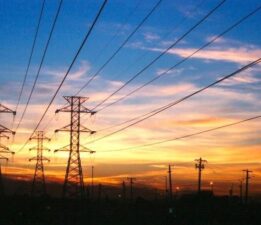 Aşır sıcaklar nedeniyle günlük elektrik tüketiminde rekor kırıldı