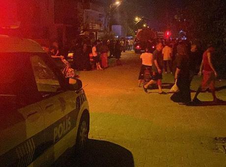 Babasının evini yakan madde bağımlısı evlat neredeyse mahalleyi yakıyordu
