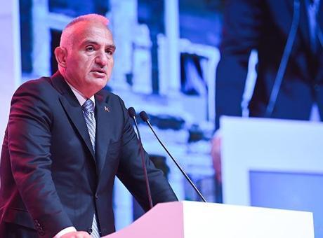Bakan Ersoy: Türkçemiz duyguların ve düşüncelerin harmanlandığı bir gönül dilidir