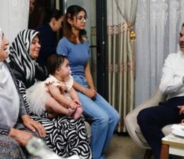 Bakan Kurum’dan depremzede aileye ziyaret: ‘Malatya merkeziyle, ilçesiyle, köyüyle ayağa kalkacak’