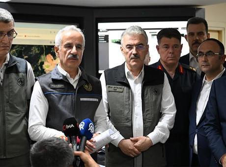 Bakan Uraloğlu’ndan Bursa yangını açıklaması: 2 mahallemiz boşaltıldı
