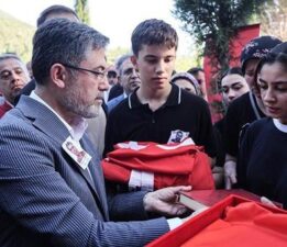 Bakan Yumaklı şehit orman işçisi için düzenlenen cenaze törenine katıldı