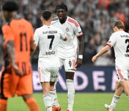 Beşiktaş, Avrupa’ya mağlup başladı: Protesto, alkış, ıslık!