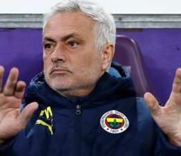 Beşiktaş’a gitmesi bekleniyordu: Mourinho, milli yıldızın ayrılığına izin vermedi