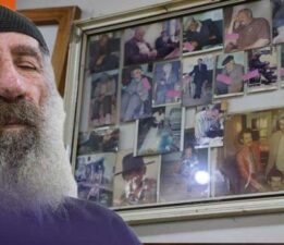 Bu kahvehaneye giren uyuyakalıyor: Horlayanları da duyuyoruz