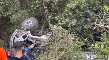 Bursa’daki yangın bölgesinden acı haber: Su tankeri devrildi, 1 kişi hayatını kaybetti